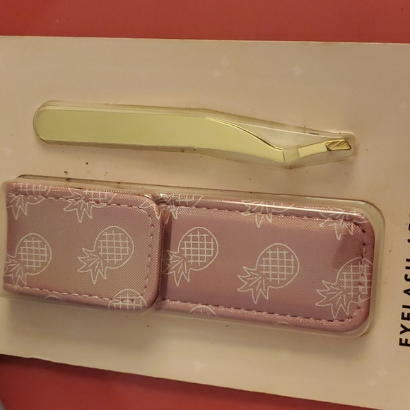 Skinny dip eyelash applicator - Picture 2 of 4